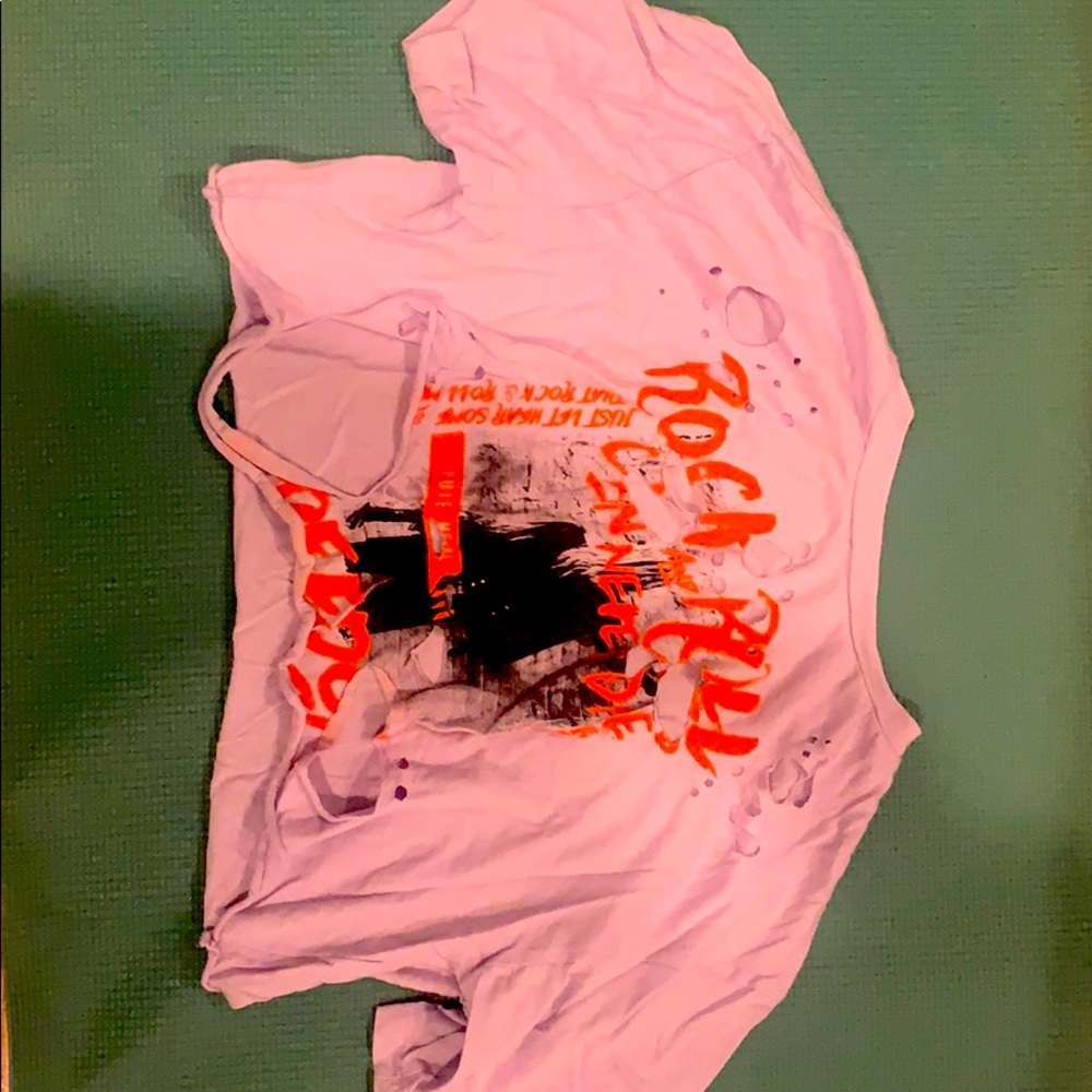 Cropped distressed t shirt